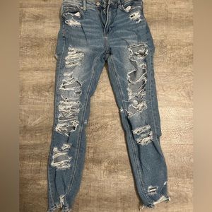American Eagle Ripped Mom/Skinny jeans